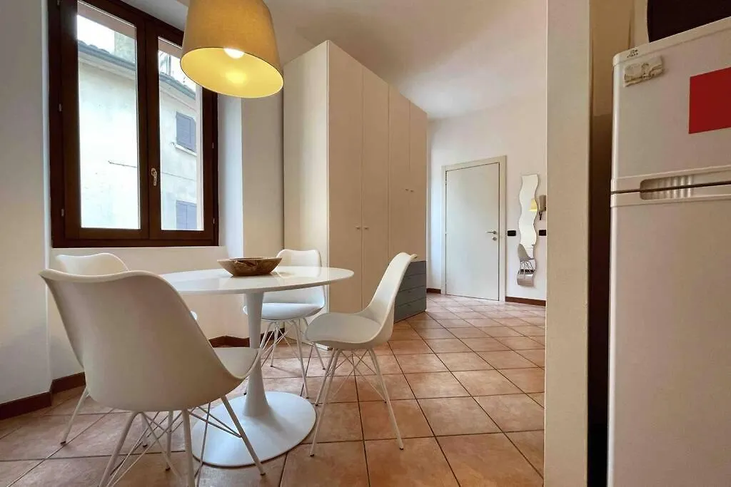 Unconventional Apartment: Centro Storico Con Bici Mantua İtalya